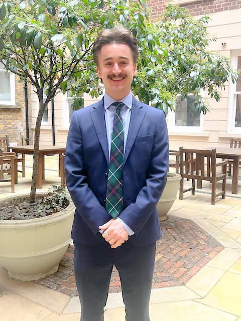 Theo Macdonald, Paralegal